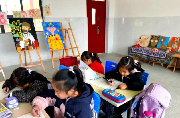 畅通普通教育与工作教育互融渠道为学生搭建多元化成长“立交